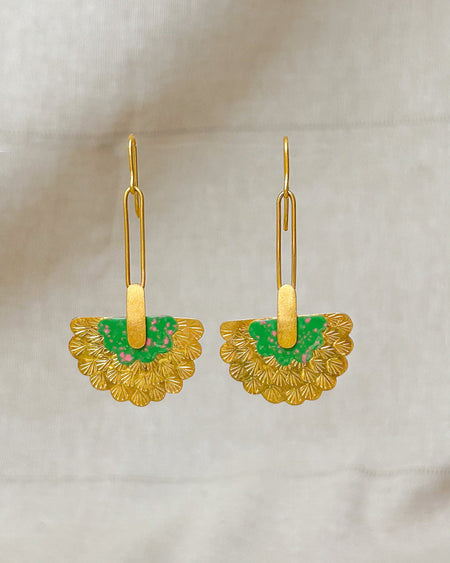 Ohrringe 24k vergoldet – Farbige Statement Ohrringe für Damen gruen seite
Handgefertigte Ohrringe 
Schmuck mit Charakter